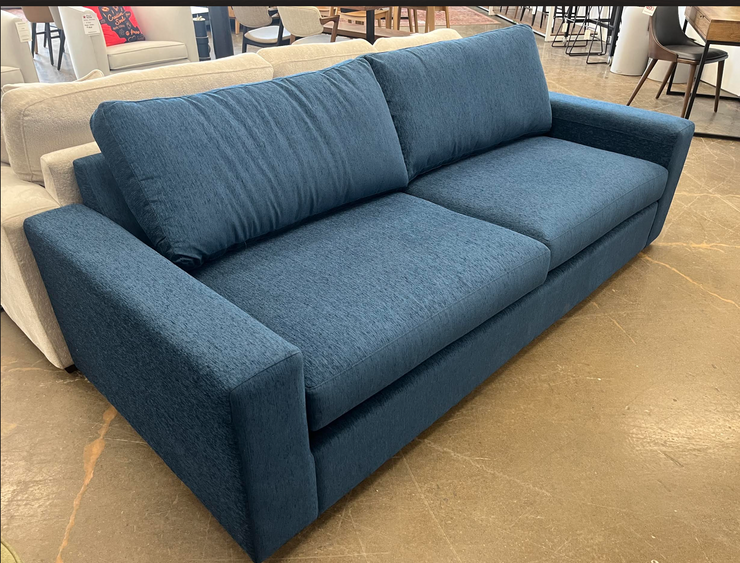 Lauder sofa wide - floor model