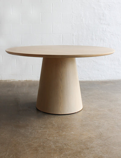 Custom dining table by DesignRepublic