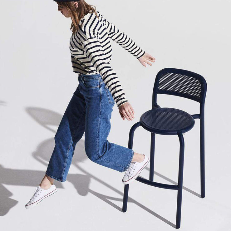 Fatboy Toní Barfly Outdoor Stool with Girl