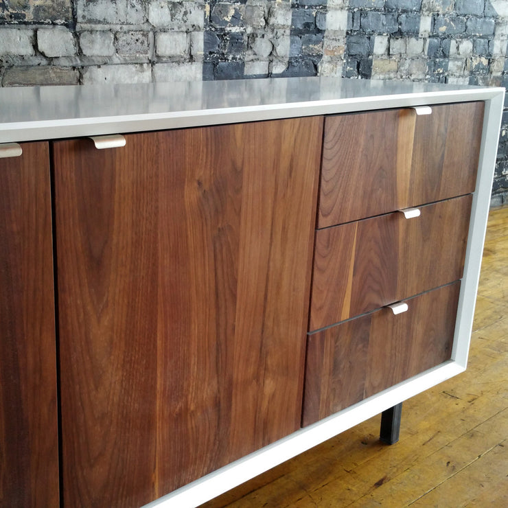 Mondo Grande Walnut Front Media Unit