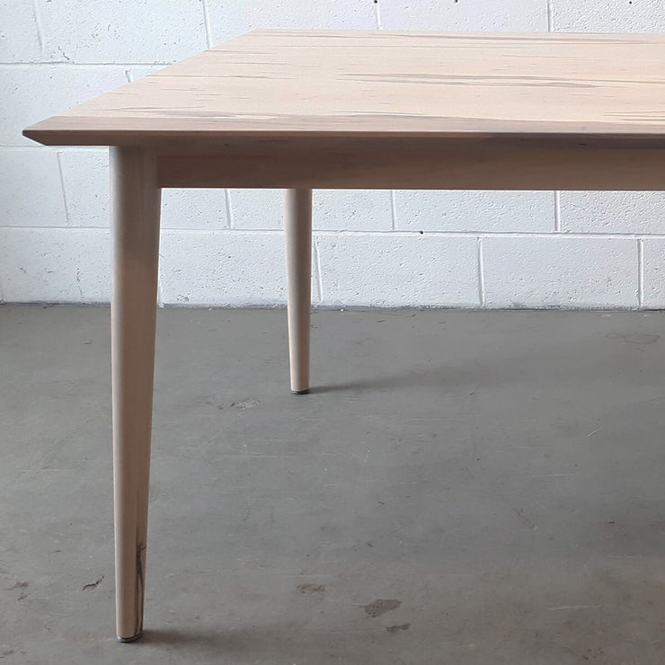 Lars Dining Table