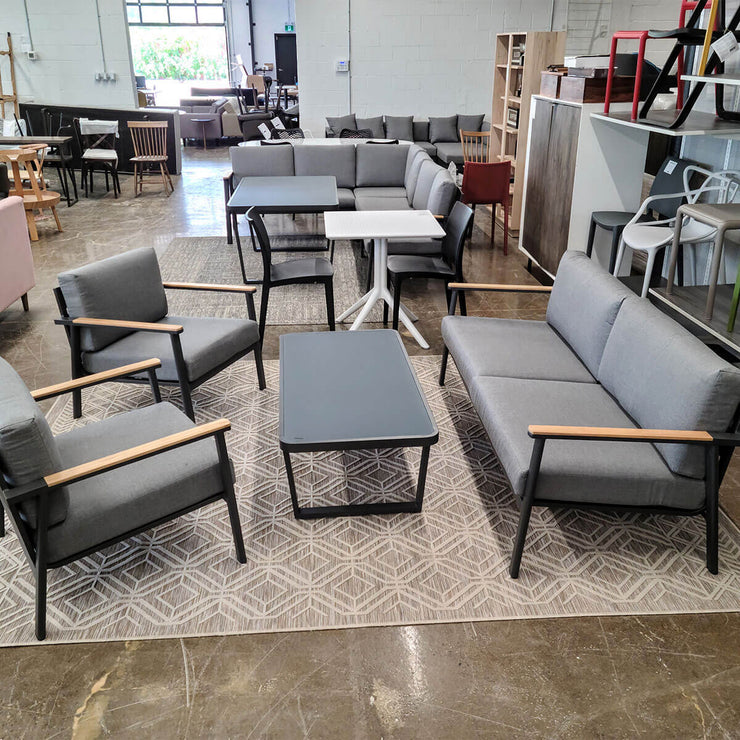 Simmons Conversational Set - Outdoor Furniture Set
